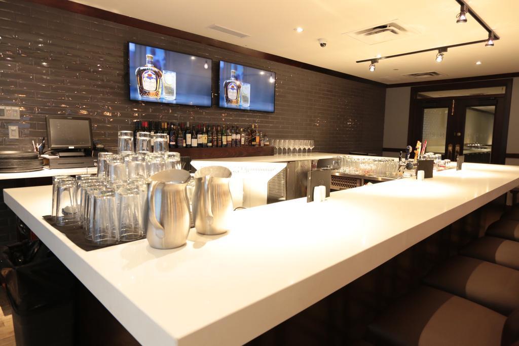 Ramada By Wyndham Northern Grand Hotel & Conference Centre Fort St. John Екстер'єр фото