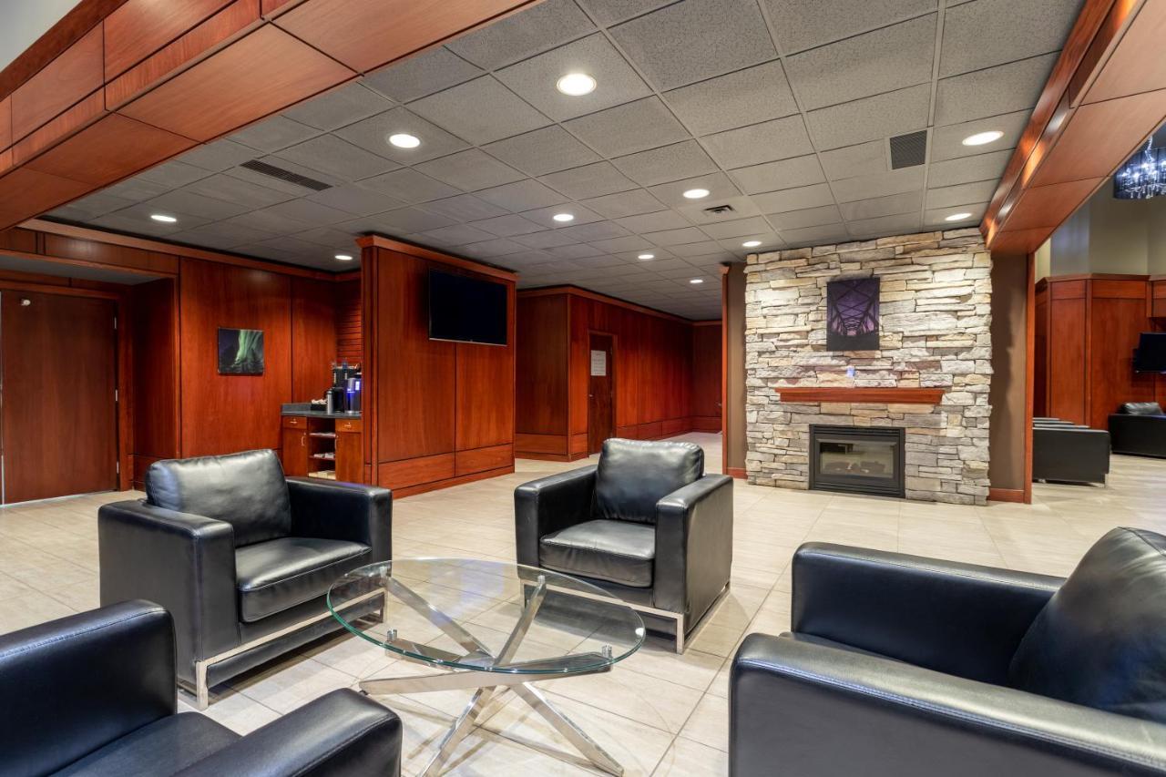 Ramada By Wyndham Northern Grand Hotel & Conference Centre Fort St. John Екстер'єр фото