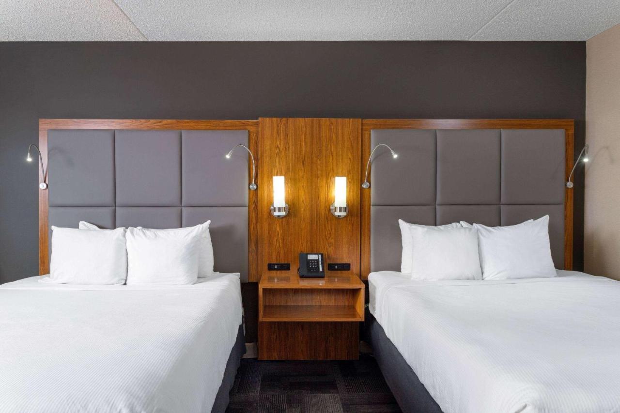 Ramada By Wyndham Northern Grand Hotel & Conference Centre Fort St. John Екстер'єр фото