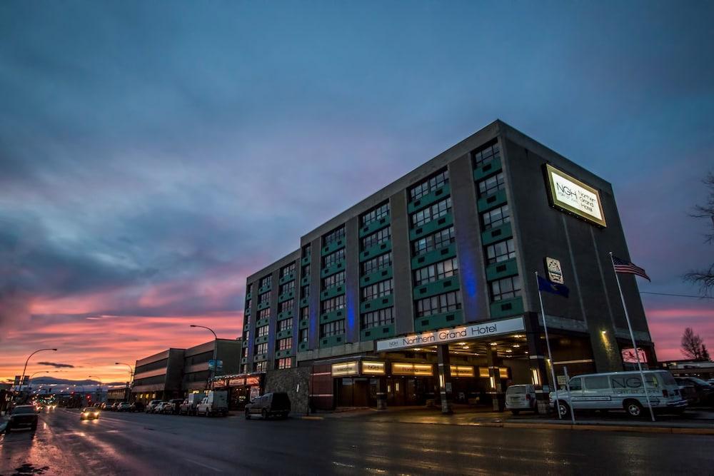 Ramada By Wyndham Northern Grand Hotel & Conference Centre Fort St. John Екстер'єр фото