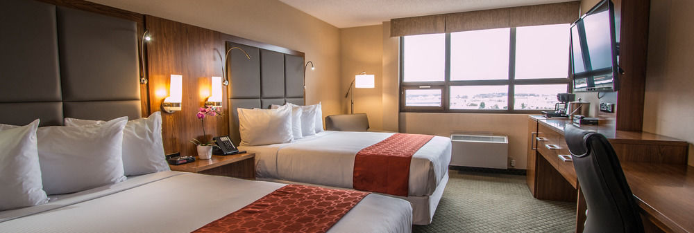 Ramada By Wyndham Northern Grand Hotel & Conference Centre Fort St. John Екстер'єр фото